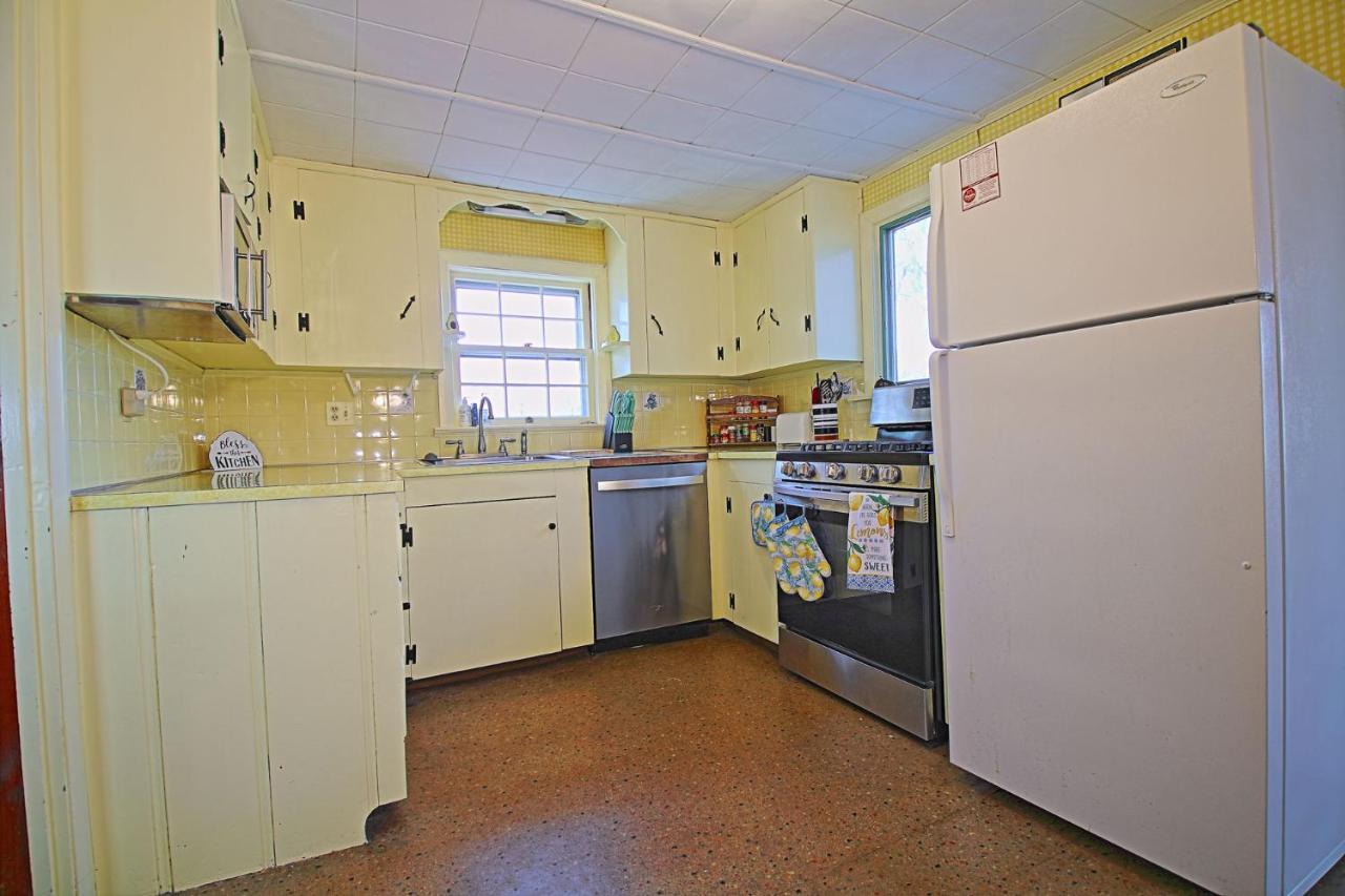 Lofted Cape Cottage By Leavetown Vacations South Yarmouth Exterior photo